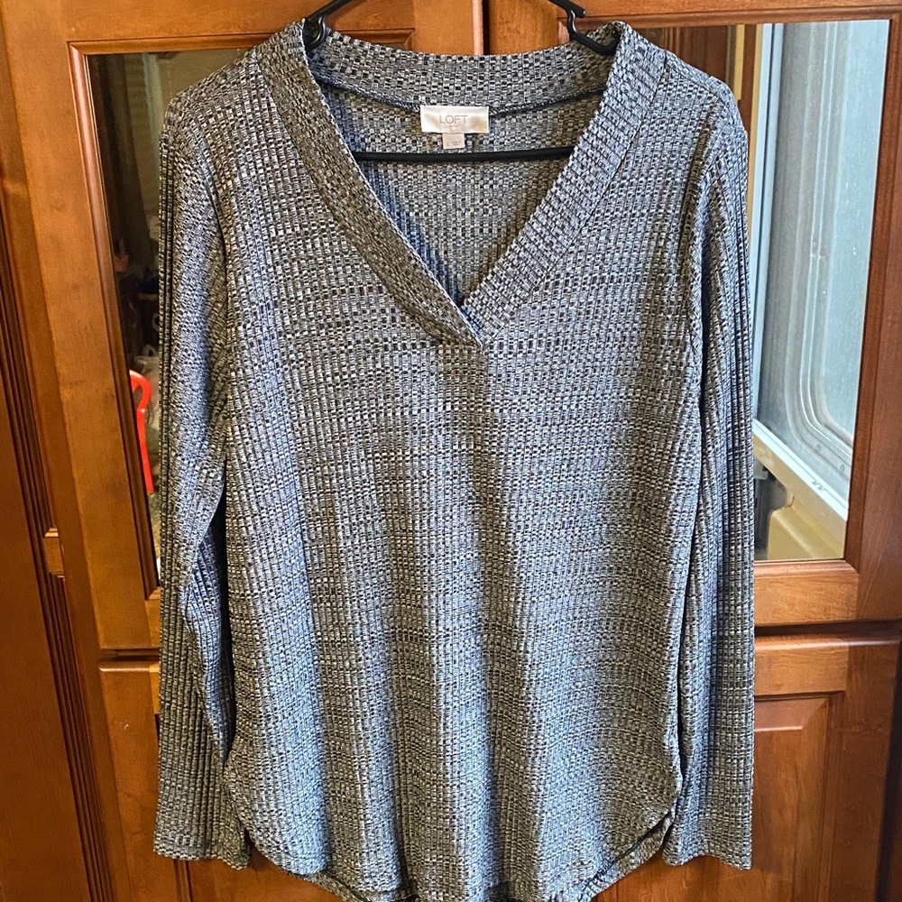 LOFT Black and White Textured Knit V-Neck Top Size Large Fall Office Casual